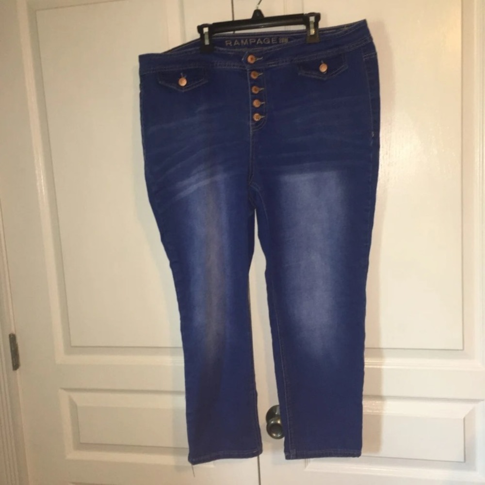Plus Capri Blue Jeans